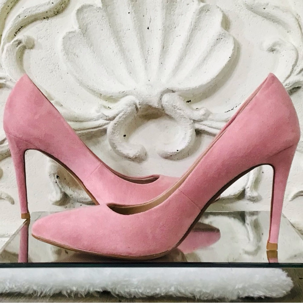 Classic Soft Pink Suede Pumps Shoes Heels NWOT